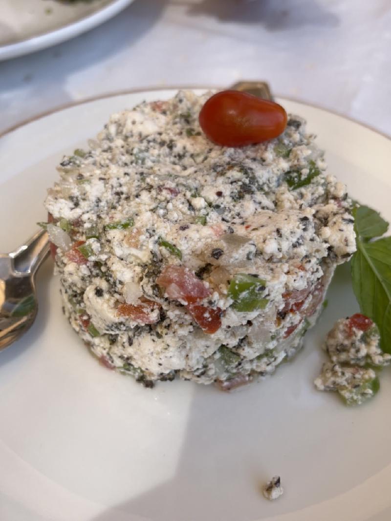 Plats au restaurant Um Khalil